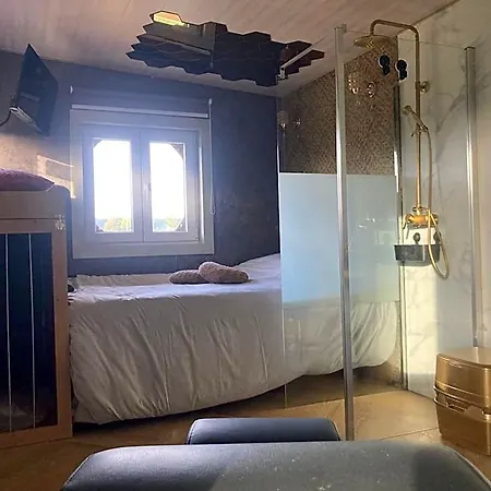 Le Love hotel